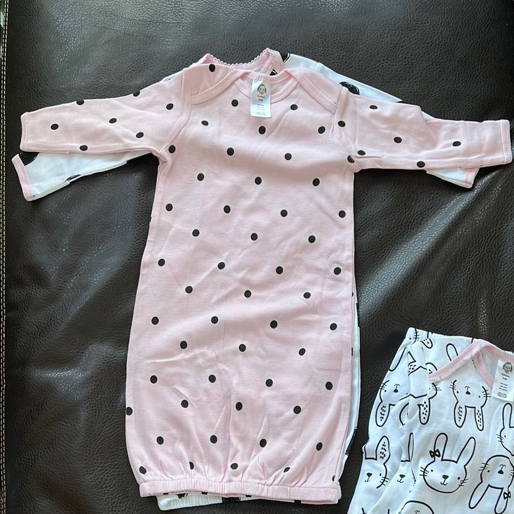 Set of Gerber Baby Sleep Gowns - Picture 5 of 6